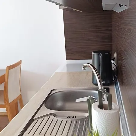 Apartmanhotel Victoria & Aheloy 3*