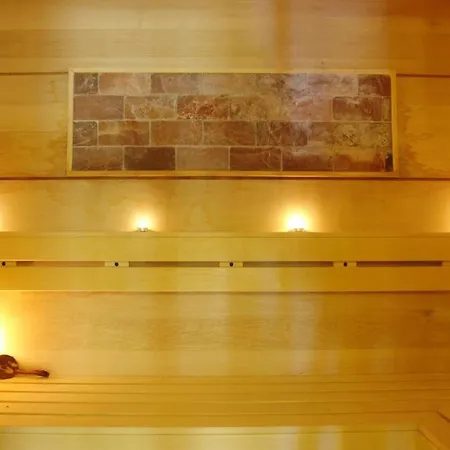 Apartmanhotel Victoria & Aheloy