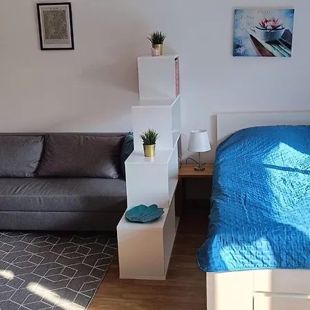 Victoria & Aheloy アパートホテル 3*