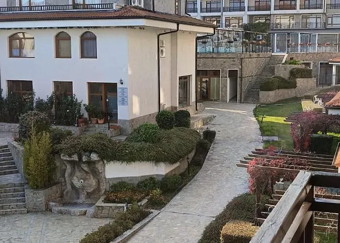 Victoria & Aheloy شقة فندقية 3*